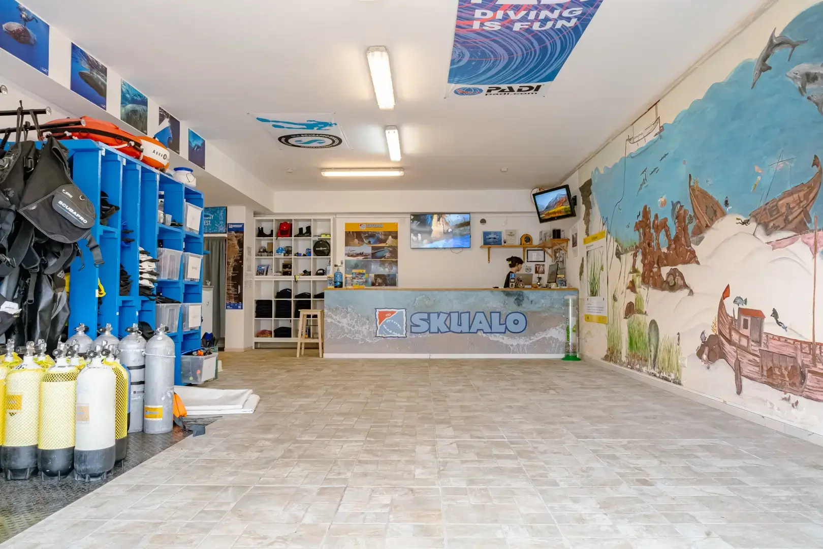 Skualo Porto Cristo Adventure & Dive Center in Porto Cristo Harbor, Mallorca