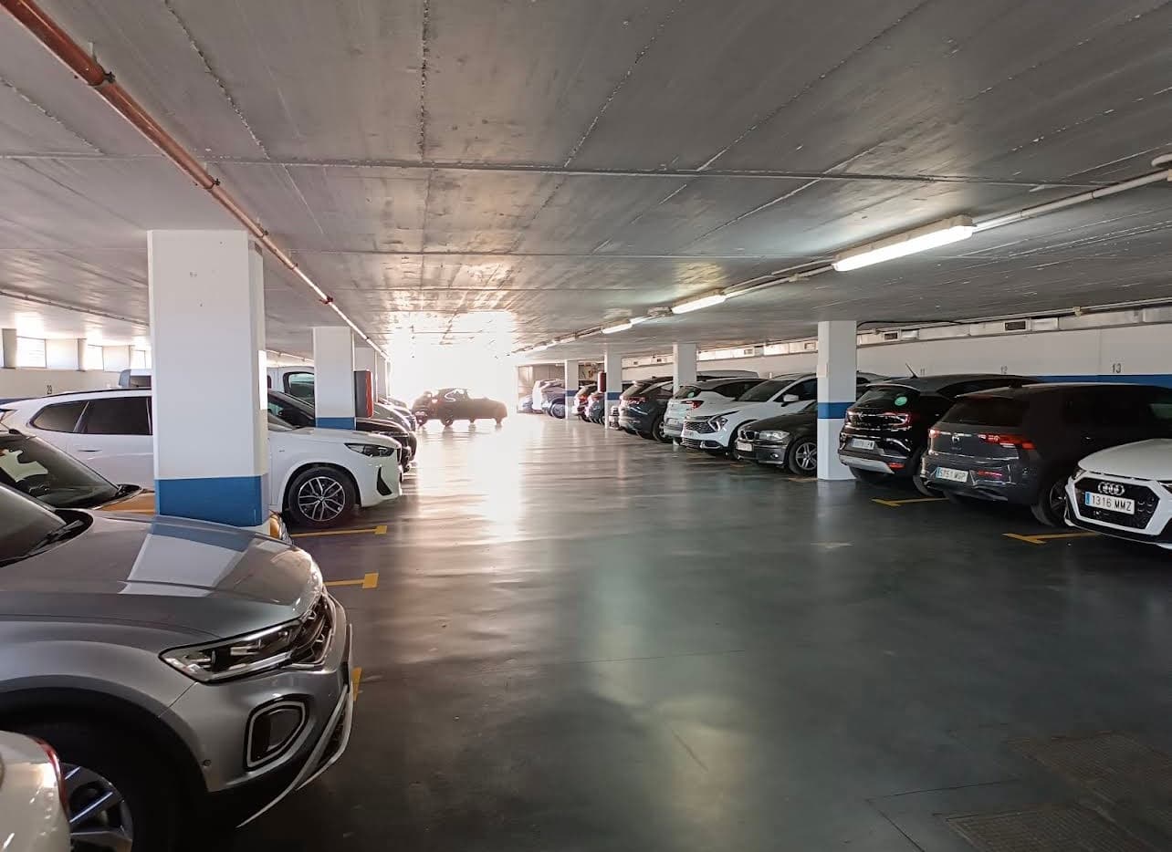 Skualo Porto Cristo Free Parking Behind the Dive Center, Mallorca